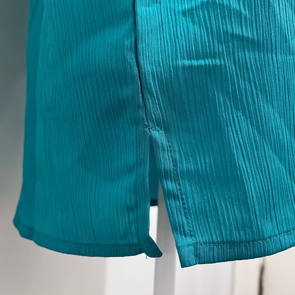 Teal Business Attire Crew Neck Top - Picture 2 of 5